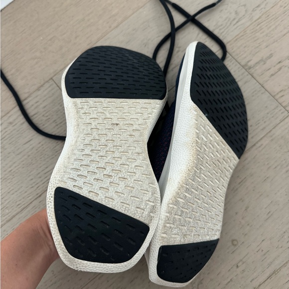 Allbirds Tree Dasher Lace Up Shoes - Picture 6 of 8